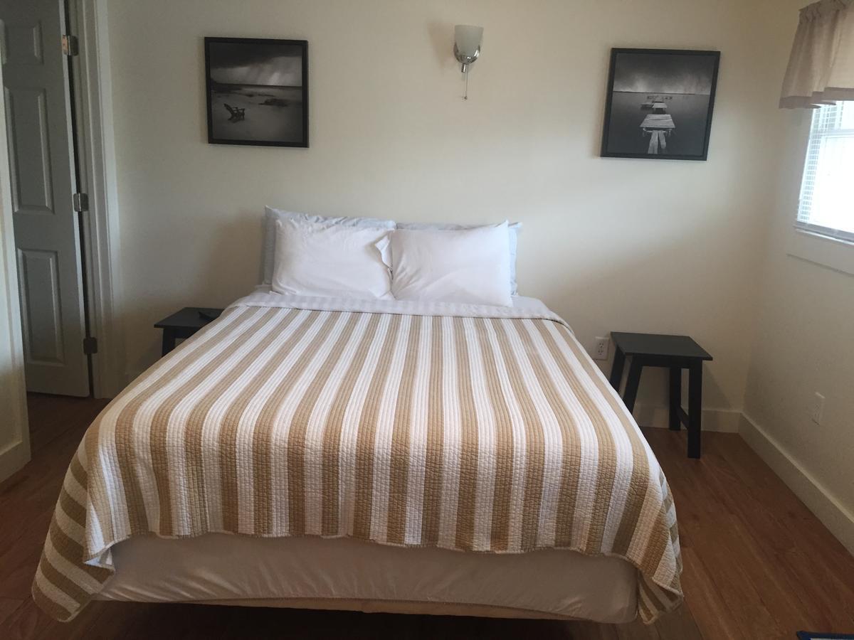 Drake's Island & Motel Wells
